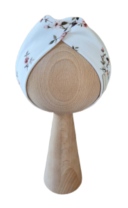 OPASKA PRZEKŁADANA Różyczki na bawełnie Biel