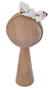 OPASKA MOTYLEK Różyczki na bawełnie Biel