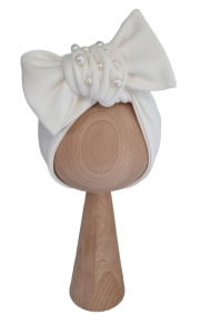 OPASKA KOKARDA Z KORALIKAMI Śmietankowa Biel 