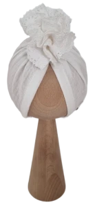 TURBAN MUŚLINOWY FALBANKA Z KORONKĄ Ecru